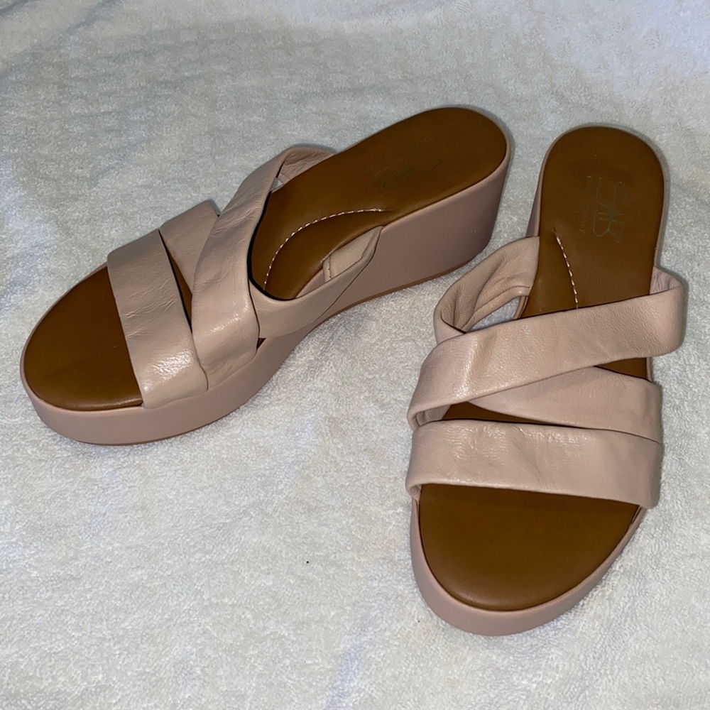 Strap wedges
